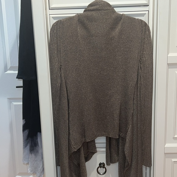 Womens Mossimo Dutti size M bronzey open cardigan sweater - shorter in back - Picture 6 of 6